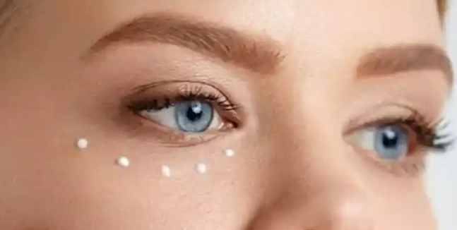 EyeCell Göz Çevresi Bakımı Uygulaması