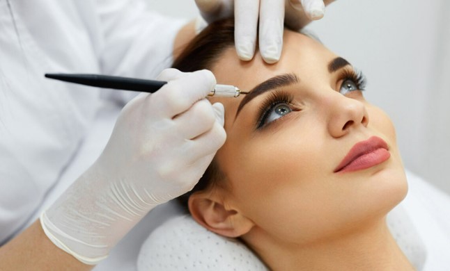 Aures Clinic Kalıcı Makyaj Uygulaması